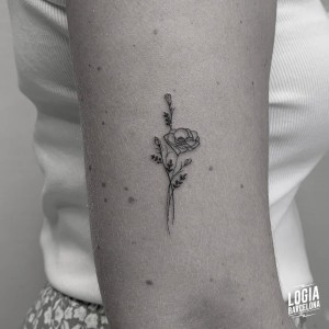 tatuaje_brazo_flores_logiabarcelona_kata